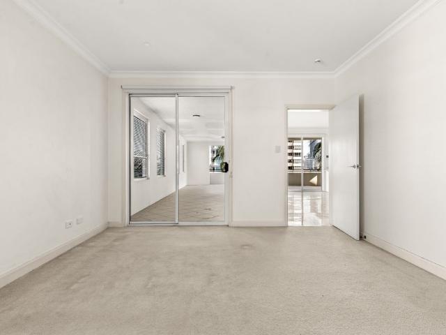 Expansive 2 Bedroom Apartment with a Large Balcony in New Farm