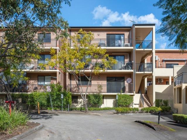 Expansive 2 Bedroom Apartment with 2 Secure Car Spaces