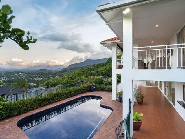 Expansive 2 level luxury residence in prestige location