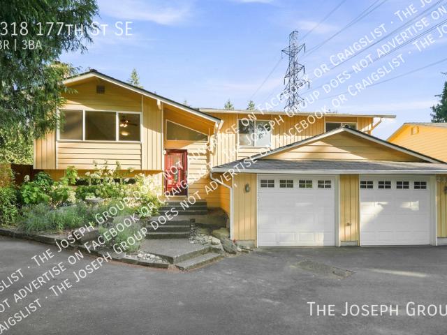 Expansive 4 Bedroom Home in Bothell!