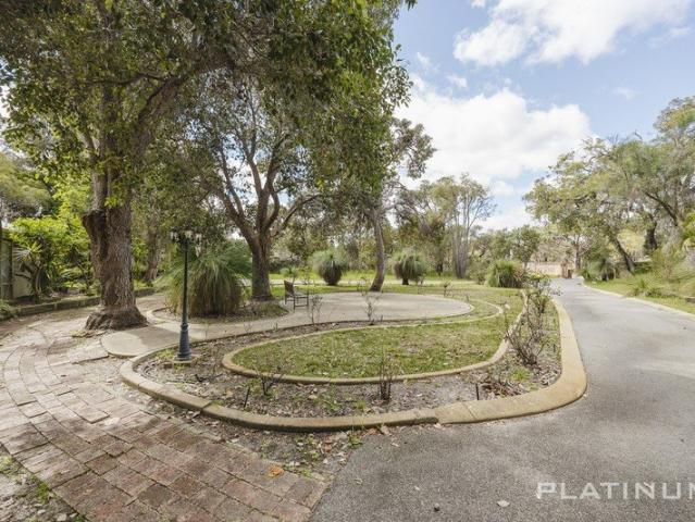 Expansive 5 Acre Property Opposite Carramar Golf Course