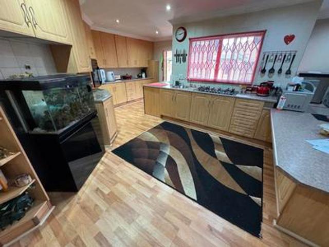 expansive 5 bedroom home with study.