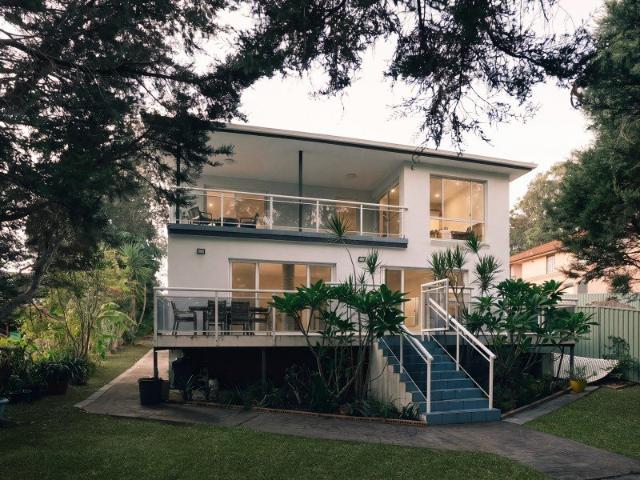 Expansive 6 Bedroom Brick Family home with Indoor Pool and 461.2m2 of internal space on 847.3m2 land size