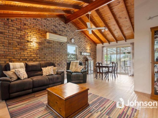 EXPANSIVE 754m² OPEN PLAN LIVING + RESORT POOL AND HIGH CLEARANCE PARKING