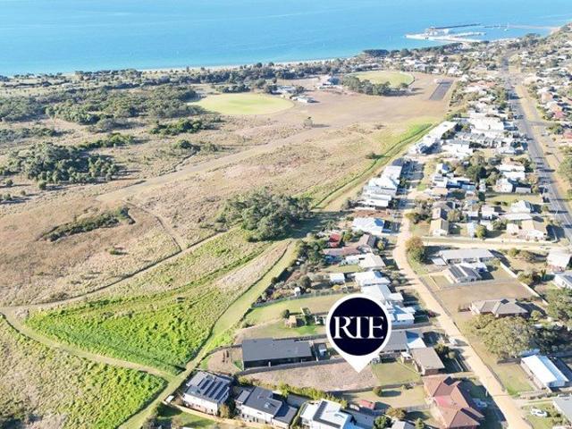 Expansive Coastal Land with Endless Possibilities
