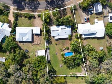 Expansive Coastal Living on a Rare 1,990m² Allotment