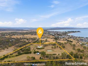 Expansive Coastal Living with Privacy & Presence