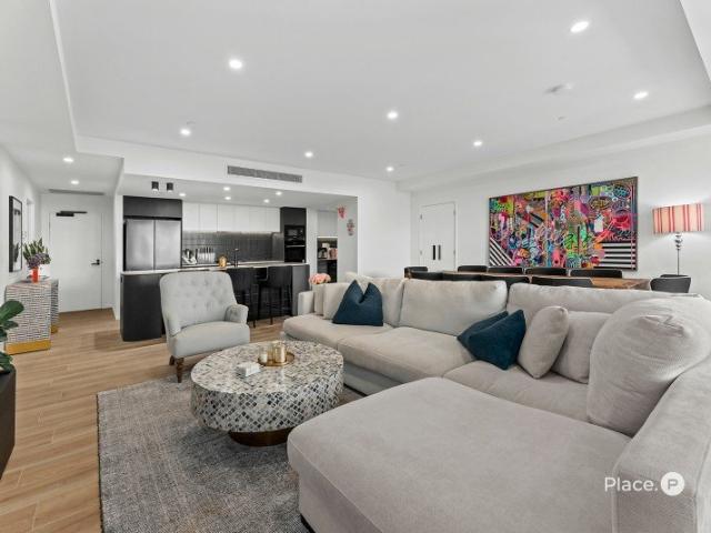 Expansive Apartment Living with Everything at Your Doorstep