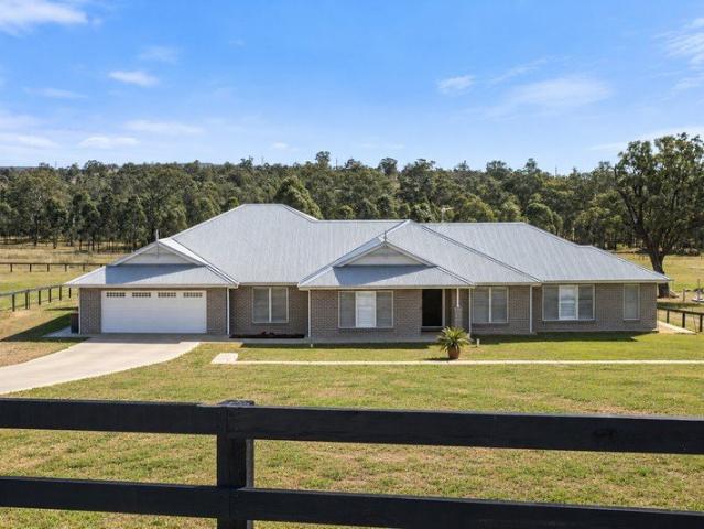 Expansive As New Family Home Set on 4,005sqm