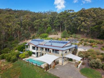 Expansive Bushland Residence Offering Luxury, Privacy and Dual Living