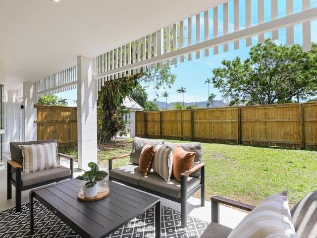 Expansive Ground Floor Apartment with Huge 126m² Private Courtyard