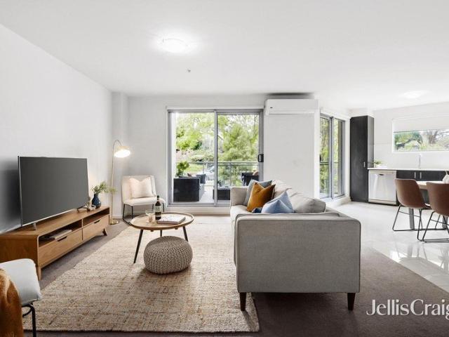 Expansive ground floor residence