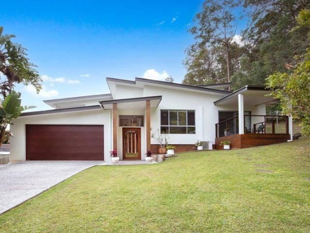 Expansive Dual Living Design in Coveted Location