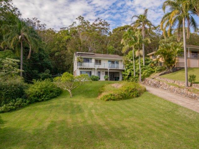 Endless Potential on an Expansive 3,275m² Parcel with Elevated Water Views