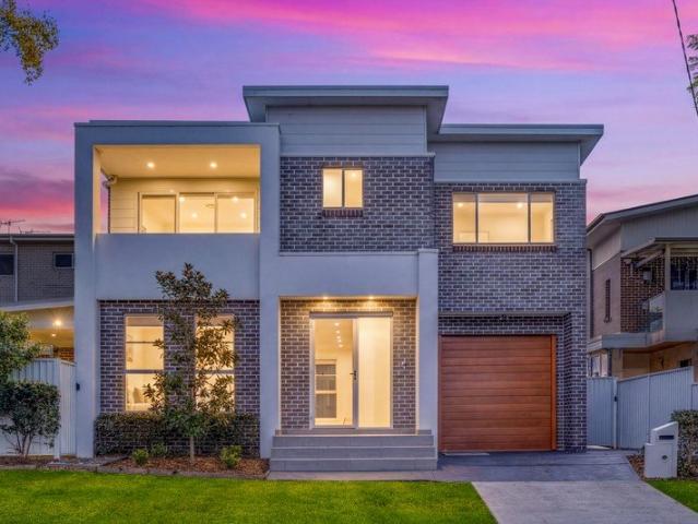 Free standing house near light rail and elite schools