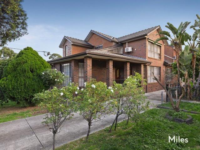 Expansive Family Flexibility in a Blue Chip Alphington Setting