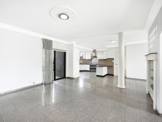 Expansive Family Home!