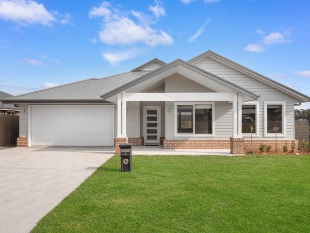 EXPANSIVE, FAMILY HOME APPLY NOW!