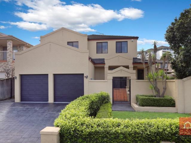 Expansive Family Home In Great Location! 4 Bedrooms + Study!