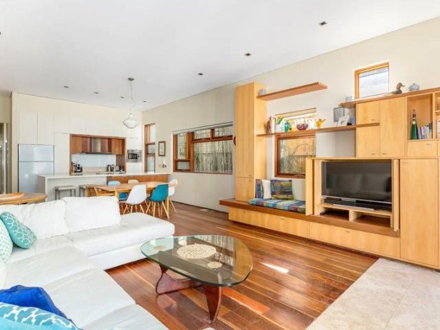 Expansive Family Home in Queens Park