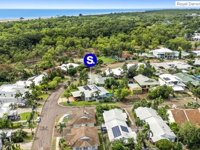 Expansive Family Home In The Perfect Location!