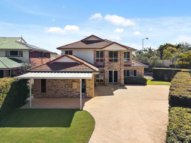 Expansive Family Home on 1268sqm Block!