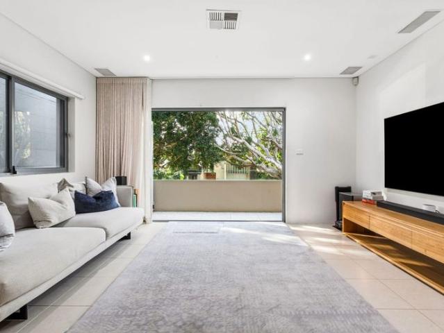 Expansive Family Home Moments from Waverley's Best Amenities