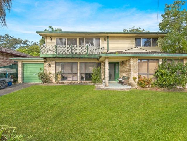 Expansive Family Home Ready for Complete Transformation