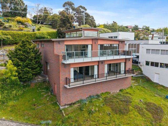 Expansive family living
