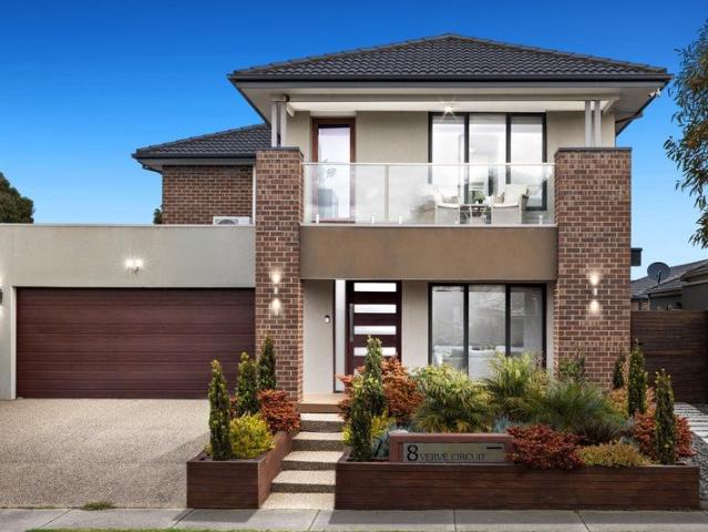 Expansive Family Living with Multiple Entertaining Spaces
