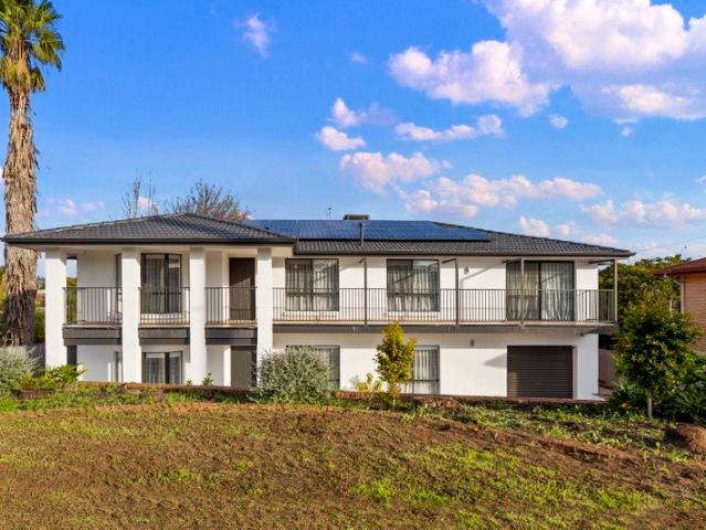 Expansive Family Living with Flexibility at Every Turn