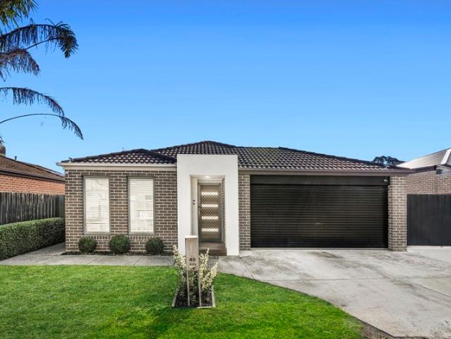 Expansive Family Living with Flexible Spaces and Coastal Ease!