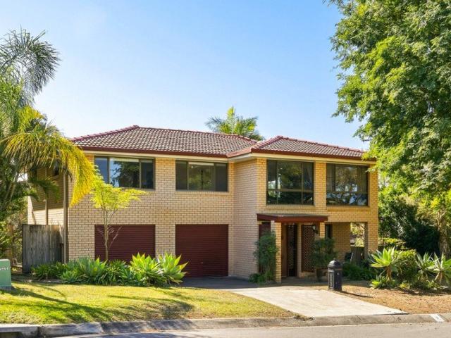 Expansive Family Living with Private Pool in a Peaceful Carindale Pocket