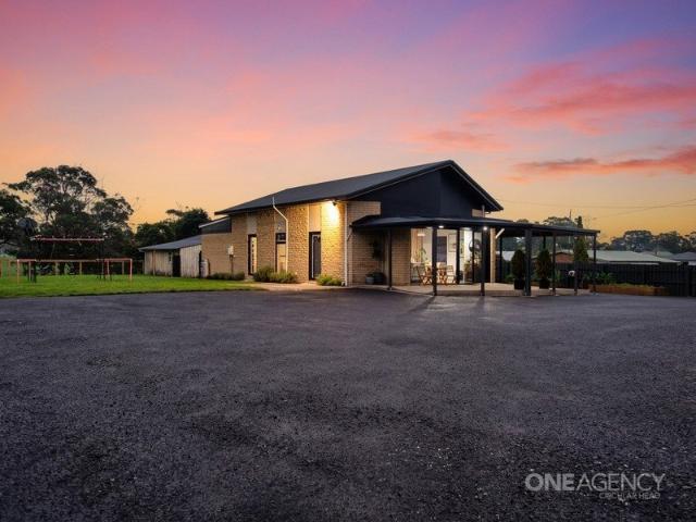 Expansive Family Living with Spectacular River Views