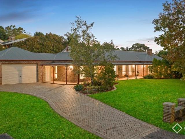 Expansive Family Living with Versatile Dual Accommodation