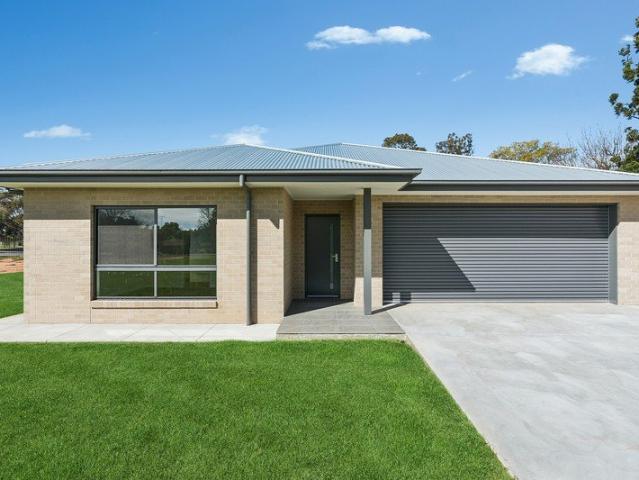 Expansive Family Living by Lake Talbot