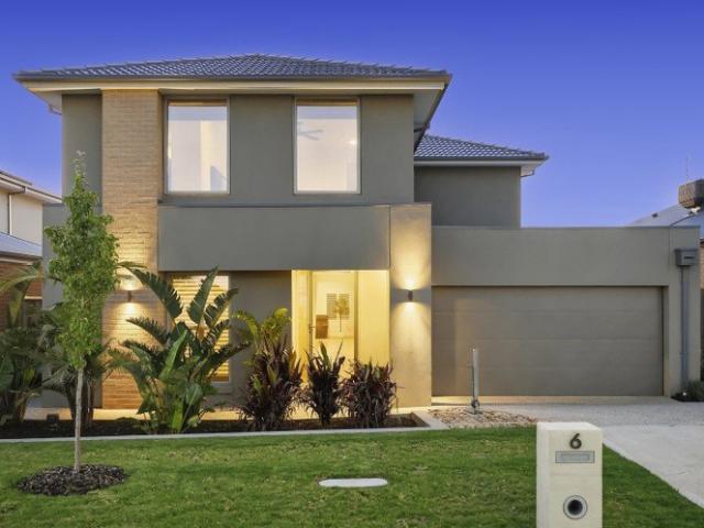 Expansive Family Living Designed for Entertaining