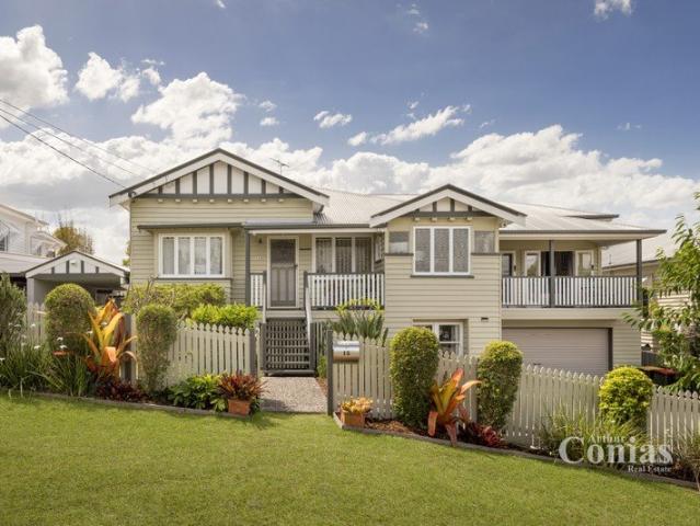 Expansive Family Living in the Heart of Ashgrove