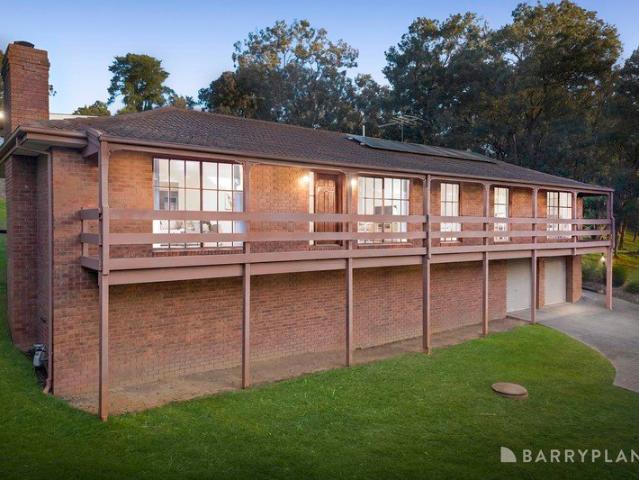 Expansive Family Living in a Leafy Park Orchards Setting