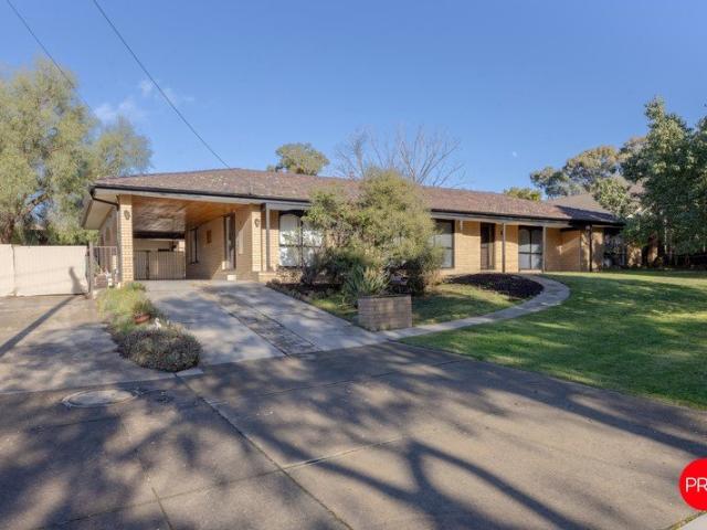 Expansive Family Living in Golden Square
