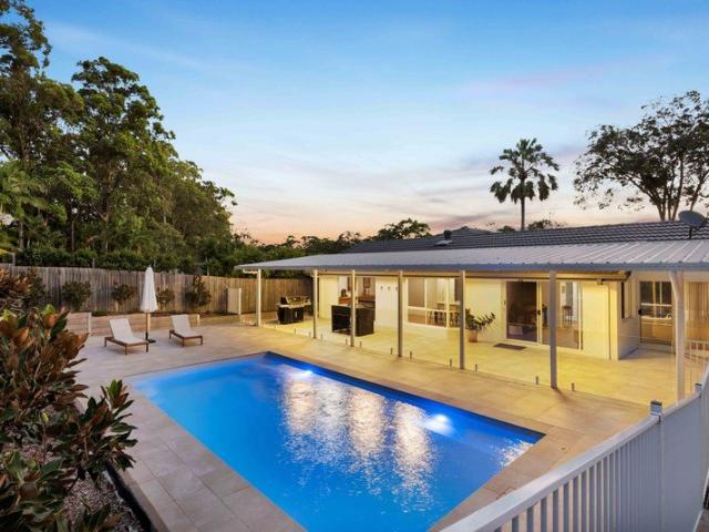 Expansive Family Living on 2,462m² in Noosaville