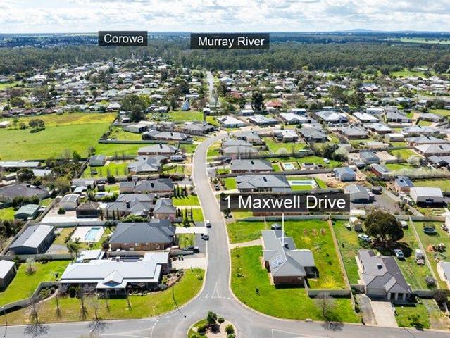 Expansive Family Living on a Rare 1,620m² Corner Allotment