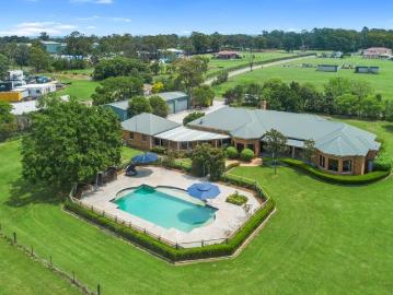 Expansive Living on Arable Land