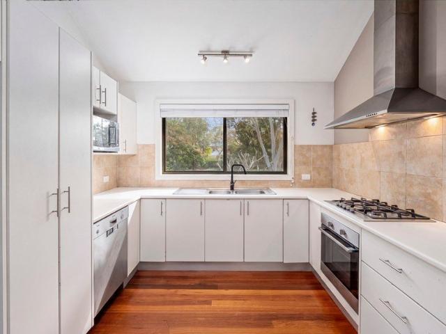 Expansive Family Retreat, Minutes from the River and Beach