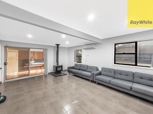 Expansive Five Bedroom Family Home + Separate One Bedroom Granny Flat