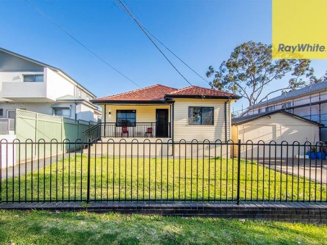 Expansive Five Bedroom Family Home + Separate One Bedroom Granny Flat