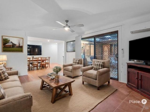 Expansive Five Bedroom Family Living with Pool, Multiple Living Areas & Room to Park Your Boat or Caravan