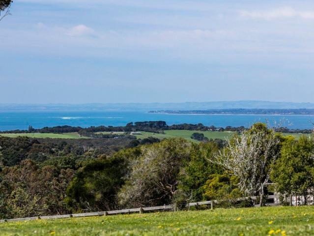 Expansive Flinders acreage with dreamy ocean views