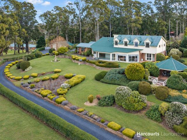Expansive Home, Exceptional Setting