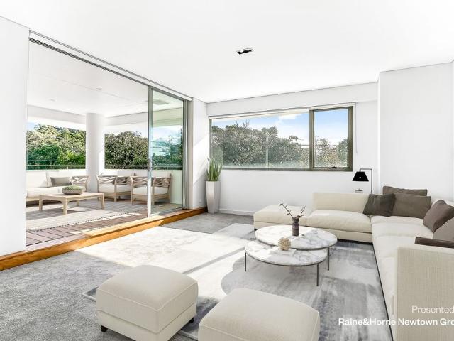 Expansive harbour side living